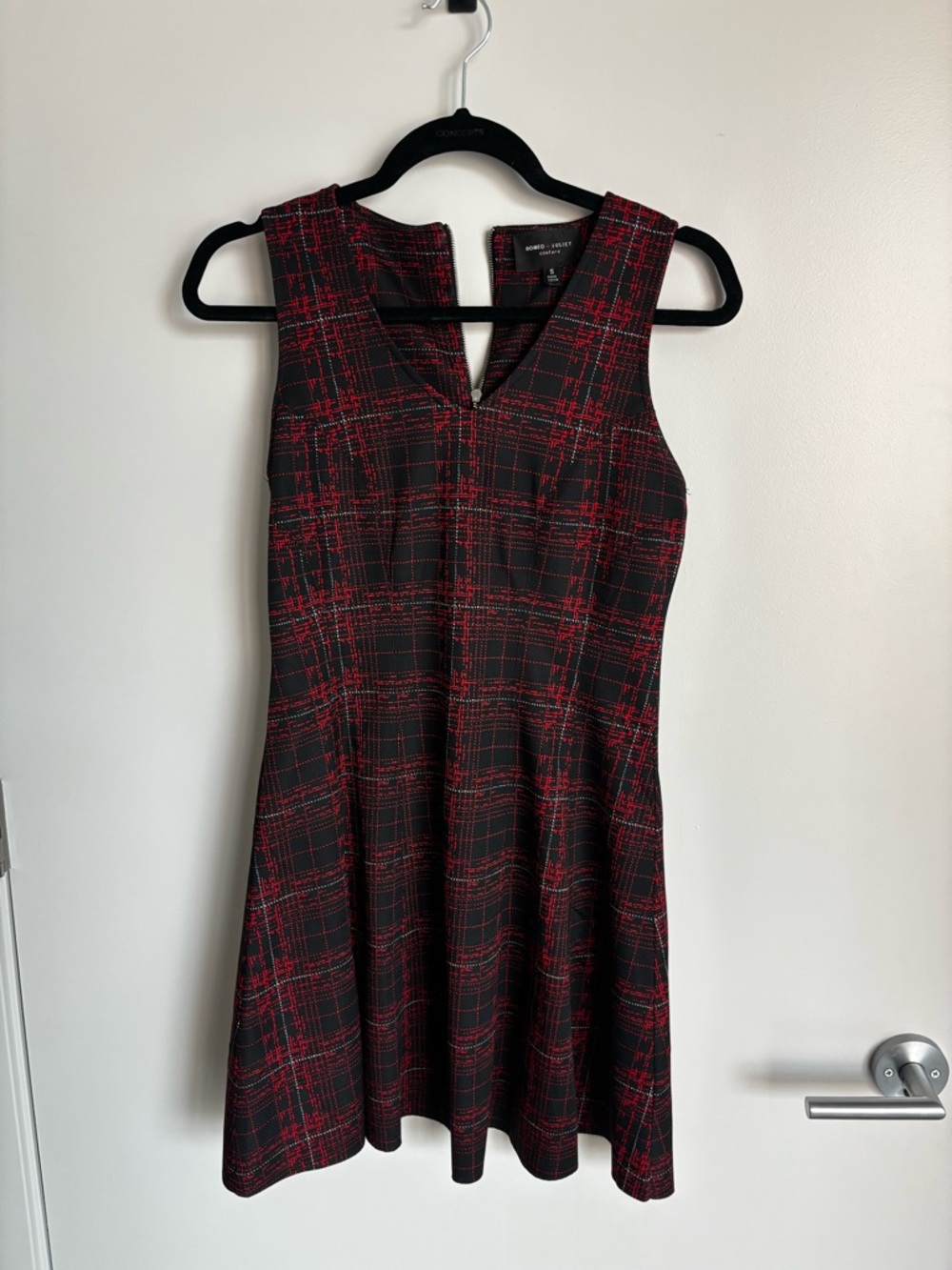 Romeo & Juliet Couture Black and Red Plaid Sleeveless Fit-and-Flare Dress